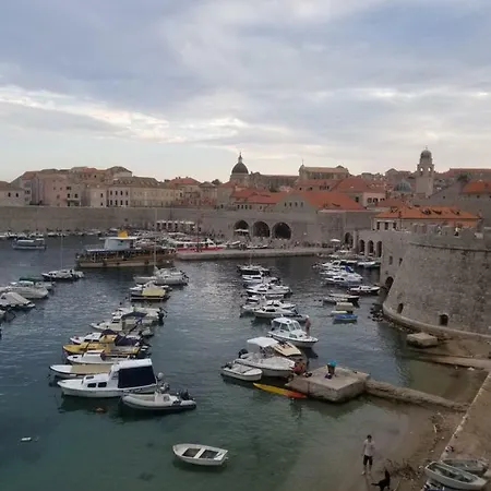 Διαμέρισμα Cozy Ντουμπρόβνικ